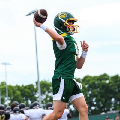 class of 2028 | QB Greenwood High School | 5’9 l 150lb QB | Contact info : drakeriddle2009@gmail.com / 317-292-6885