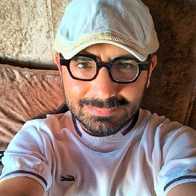 tutkuyolcusu34's profile picture. Yürüyenler kaybolmaz yeni yollar bulur...
Hayat ayrıntılarda saklı..
Yeni hikâyeler bekliyor😉
ins : ssselimoglu