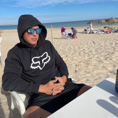 mb86_2's profile picture. #kryptowaluty
#nieruchomości
#k1
#kickboxing
#hardenduro