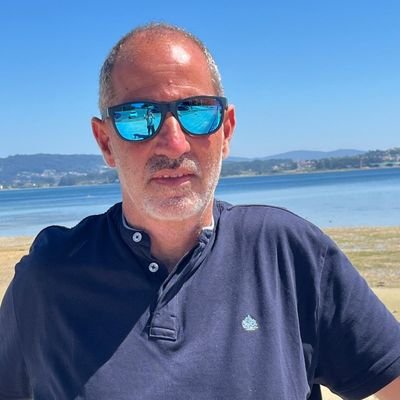 Pare de la Mireia, en Pau, en Xavier i en Gerard. Gaudint al Servei d'epidemiologia @salutpublicabcn //
Pensa, creu, somia... i atreveix-te!!!!
