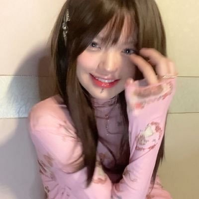 5x2X65JMW37z5's profile picture. laughing in color with open sky 🎐🌙🌿