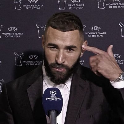 💛🖤عابرون والدنيا ليست لنا سنمضي يوماً تاركين خلفنا كل شي ربنا اختم حياتنا بعمل صالح نلقاك به