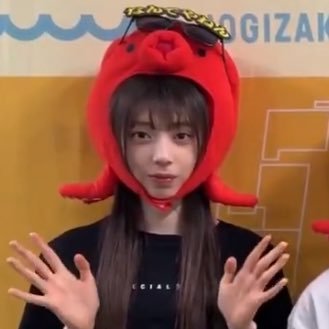 teenvhvliEyE7LC's profile picture. 