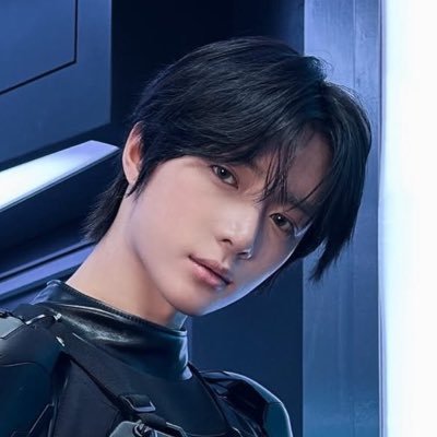 ੈ✩‧₊˚ b Profile