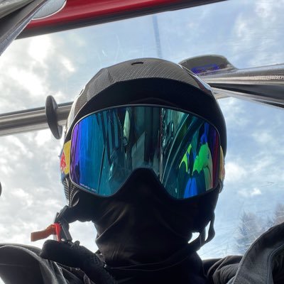 vixydegen's profile picture. I’m no pro, just a full-on degenerate burning cash