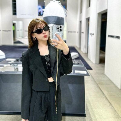 🏒⛳️🧘🏻♀️花を愛💐
🎀TOKYO/ヒマワリ/HERMES シャネル·ラヴァーです💝
好きなことをする好きなことを追求する🌈色彩計画
YouTubeも時々やってます(趣味で♡)😆😆
🎊私の人生の目標は40代で幸せに暮らすことです🕊
🌿温泉とサウナと晴れと果物が好きです