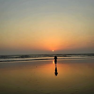 ShreyaTiwa21127's profile picture. 