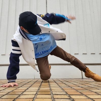 blueaulait's profile picture. ヴェリタス箱推し、ハレ最推し
主に絆上げしつつ対抗戦で活動中
たまに学マス、リンバスなど
NSFWはこっち↓
