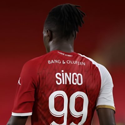 singoatt's profile picture. Fan d’un club se situant à 1100Km, ET QUI VEND SINGO