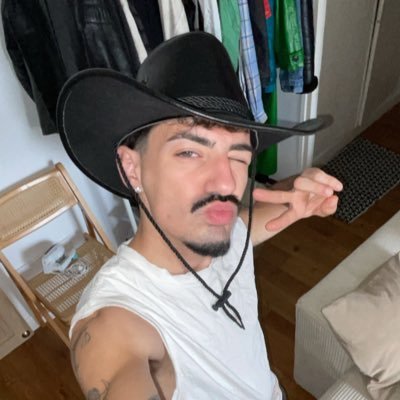 Main character of my life 👨🏻‍🦱 | Dm for collab 📲 https://t.co/nfKYzr4lfg