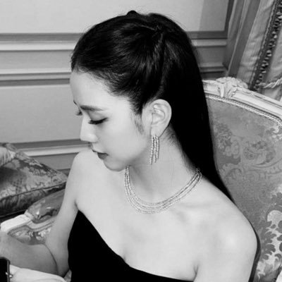 ✞ 𝐏𝐀𝐑𝐎𝐃𝐘 ⋆ 1995 ╱ An αphrodite yet so beαutiful αnd gorgeus from South Koreα’s girl group cαlled BLACKPINK, 𝐉𝐢𝐬𝐨𝐨 dè 𝐊𝐢𝐦。jichunivers.