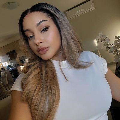 https://t.co/XiEcrt5Rwu IG roselynapril (no other account)