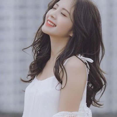 EvelynBrow13125's profile picture. 