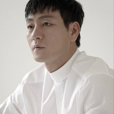 #이중엽: full-time neurosurgeon staff on Seoryun Hospital, South Korea.