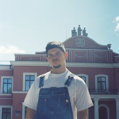 son_is_ok's profile picture. владик 23, він/його, місцевий маріупольский гей