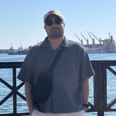 omarefg's profile picture. Human being.