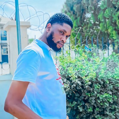 ManUtd 🛑 Davido ⌛️ Cr7 🐐 Civil Engineer👷🏽♂️ Yansh🍑 #30BG Que será será! Banger tweet soonest🥲