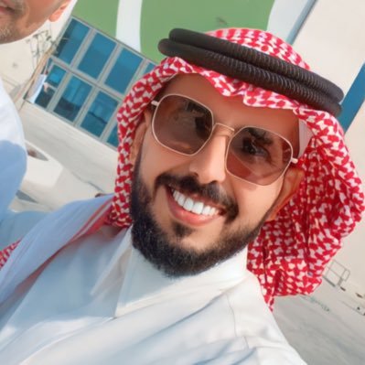 شريك حياة مع ‘عظيمة’ |أب محظوظ بطفلين| أصلع بأفكار مشعّة! 💡|أمشي على خيط رفيع بين الجدية والاستعباط|أفكر، أكتب، وأضحك| شوف الـ Highlights | بديل: @bald_adnan_X