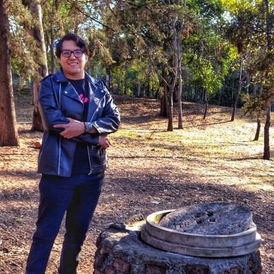 Hola me llamo Manuel. “Paramédico 🚑 | Protección Civil 🛡️ | Gamer 🎮 | Coldplayer ❄️ | Amante de lo oscuro y Halloween 🎃”.