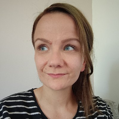 Kahden lapsen äiti. Pappi ja yhteiskuntatieteilijä. Kiinnostaa: lastensuojelu, kirkko ja #hometaloremontti. Opiskelen aina ja kaikkea.