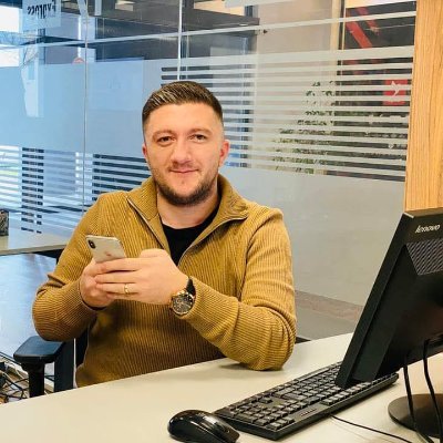 BesnikVe's profile picture. Journalist, Editor at Gazeta Express | Covering politics & foreign policy | Board Member AGK (AJK)| IVLP Alumni 🇺🇸 | KUSA | EUVP 🇪🇺# velijabesniki@gmail.com