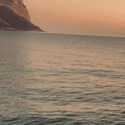 مدام Profile