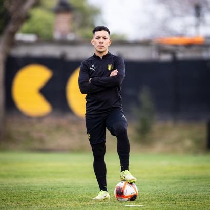 Mis padres me dieron la vida.
PEÑAROL las ganas de vivirla.
