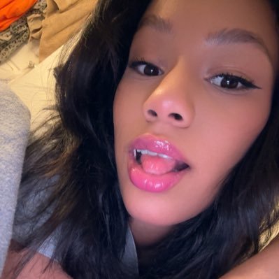 kelsharon02's profile picture. @kelsharon0 add me on telegram ❤️ Follow me here
