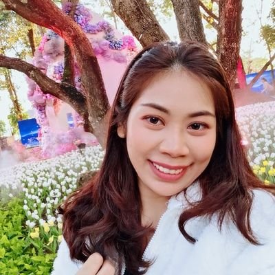 LearnThaiPailin's profile picture. 🇹🇭 Thai Native
🥳 1:1 & Group Classes
🪷 Fun. Easy. Real Thai.
🚀 Speak with confidence!

#LearnThai