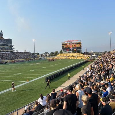 SportsBetBoard's profile picture. Posting sports bets daily