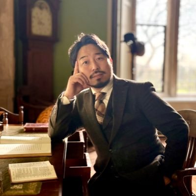 英国大学院卒(LSE修士)🎓歴史・神話・宗教・秘密結社研究家、都市伝説系Youtuber 「論理と精神世界のその先へ」Yoshi Sun TV (インスタもやってます) 実は元高校球児