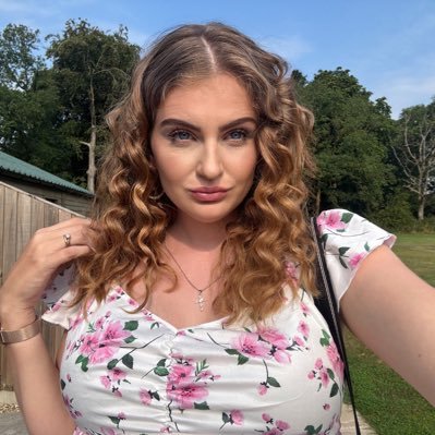 Wife & Mum🥰 Cancer ♋️ I love reality tv, Taylor Swift & reading ✨