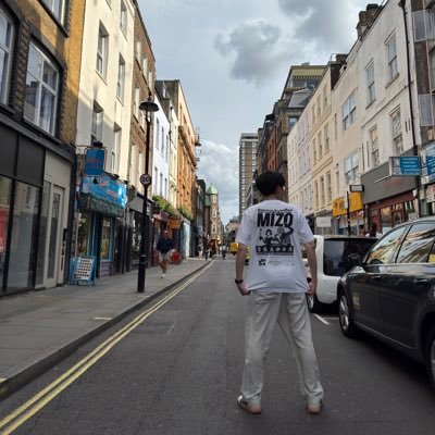 ゾラです。映画とレコードが趣味です。2025/7/12、マンチェスターでオアシス観てきました。 イギリスに心奪われし者。