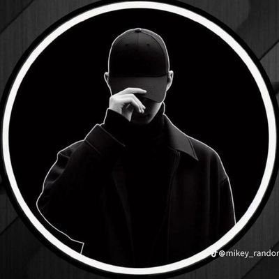 poplove_01's profile picture. 