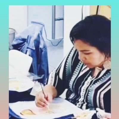 Valoro la educación como herramienta de transformación y la justicia como base de todo desarrollo con dignidad. Creo en la memoria, honro mis raíces ancestrales