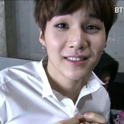 me podes soltar dios no aguanto esta tortura
te amo Yoongi,el amor de vida,te amo con todo mi cuerpo y mi alma