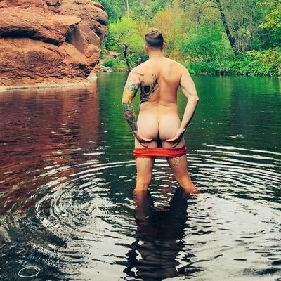 6 ft 200 Lbs Blue Eyes
Jock ⚾️
Bi Daddy 👨
Hunk 🫠
Woof 🐺
Help me grow big 💪
https://t.co/ZsnMTYZZVX