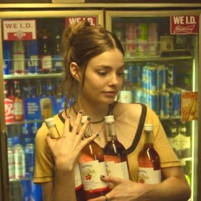 alisretarded's profile picture. Have  faith 💛⭐️