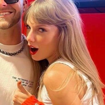 i love love loooove being a swiftie! best job eveeer