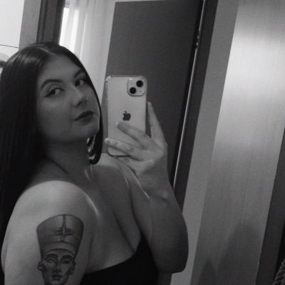 sou uma pessoa desequilibrada, com uma cabeça caótica, cheia de angústias existenciais, mas com uma alegria de viver que não combina com nada disso