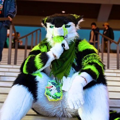 29 | M | Single | Nuclear Engineering Student | Gay | Tank nerd | Loves movies, games, PC's and Military equipment | Banner by @kaoksoal | NO ZOOS