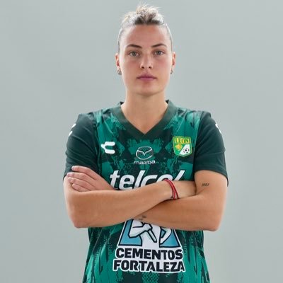Jugadora profesional de fútbol @clubleonfemenil