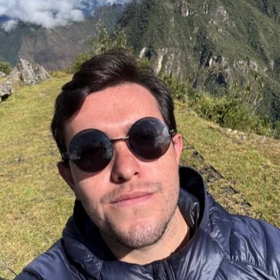 Solo twitteo lo que pienso. Soy responsable de lo que escribo, no de lo que interpretes.