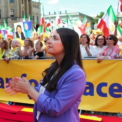 Menschenrechtsaktivistin für Iran💚🤍❤
Vertretung Gesellschaft Deutsch-Iraner🦁
Öffentlichkeits- und Pressearbeit 📰
#womenresistancefreedom