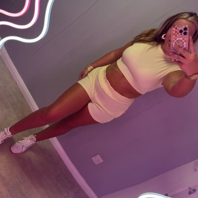 🥵👀18 year old uk content creator 🥵👀dm for snap and telegram 🌶️🔥payment first !