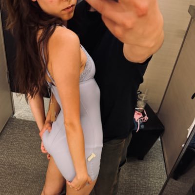 just a horny girl who loves being watched 😇 roleplays, FaceTime, raw fucks, and daily teases 👀 full vids on fansly ⬇️ @mrsfrothyy - backup