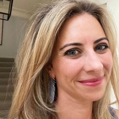 Kimcastro252923's profile picture. I'm the lottery winner of $700million giving $40k to the first 2 thousand friends and helping those who are in need