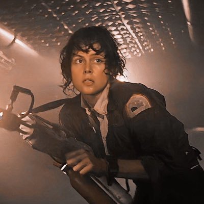 https://t.co/ZXsX1mFVZj They/them ·:*¨༺ ♱✮♱ ༻¨*:· 18. I post here my DBD progress. Returning artist. P60 Ellen Ripley. paranormal activities welcome