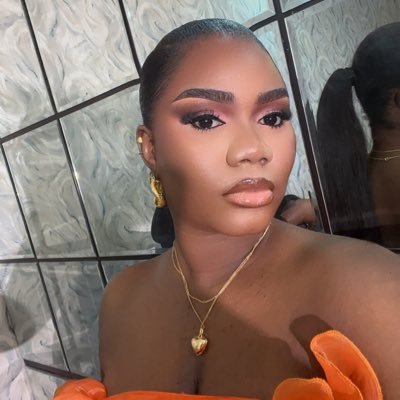 💇🏽♀️ Business Owner • Wig Shopper• Hair Revamp specialist • Wigs / Bridal Stylist • Pro Hair Colorist • Lash Extension Artist • Business page- @raysbeautybar