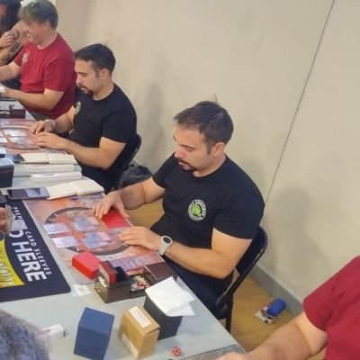 Jugador de MTG, Premodern, OS y CL, cartón viejo, el cartón mejor. Miembro y fundador de MTG_ForAll (Numsgil7) https://t.co/mbK3EAfM3a